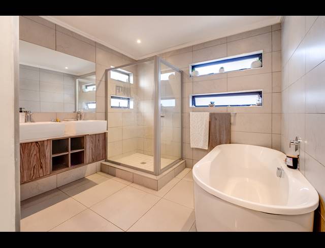 3 BEDROOM HOUSE FOR SALE IN BRYANSTON